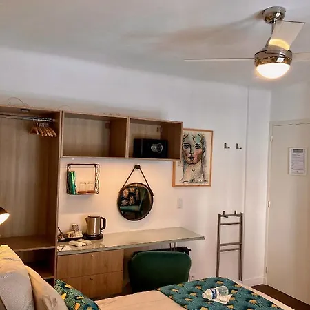 Bed & Breakfast Cannes City B&B 3*