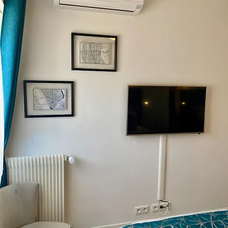 Cannes City B&B Bed and Breakfast 3*