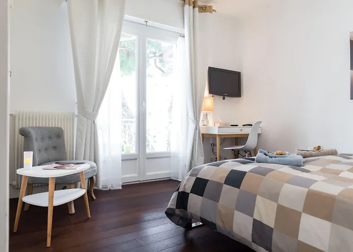 Cannes City B&B كان